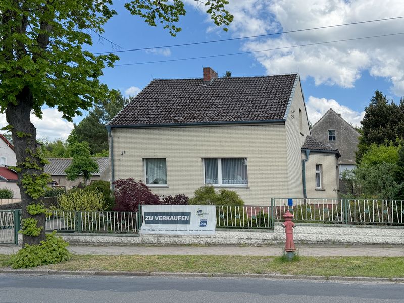 ++ Handwerkerhaus auf großem Grundstück mit schönem Nebengelass ++